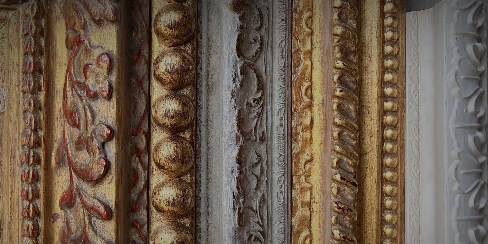  Traditional and contemporary picture and mirror frame styles: gold leaf and other metal leaf frames, panelled frames, swept frames and straight frames 